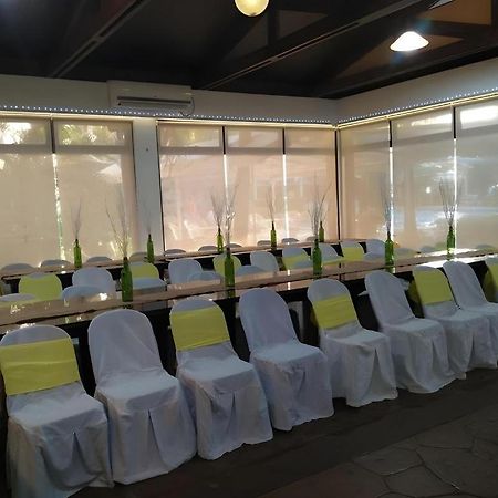 Moonbay Marina The Villas Olongapo Extérieur photo