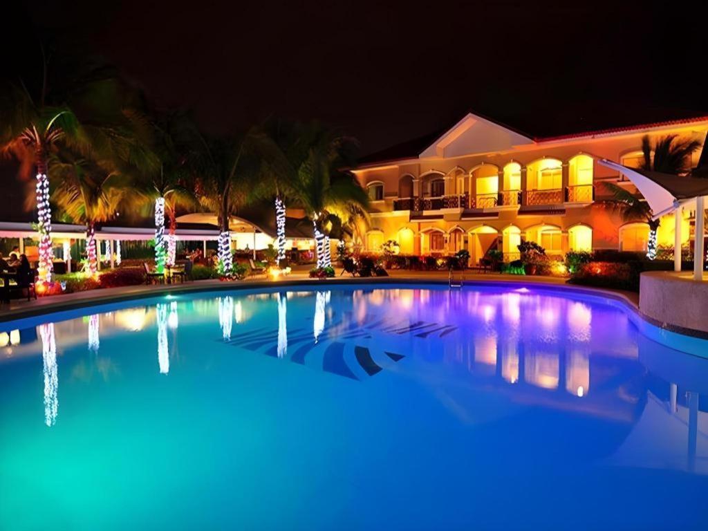 Moonbay Marina The Villas Olongapo Extérieur photo