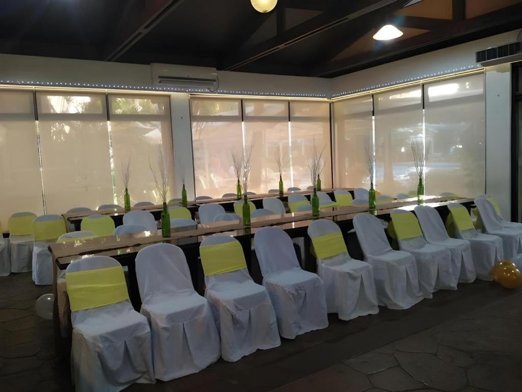 Moonbay Marina The Villas Olongapo Extérieur photo