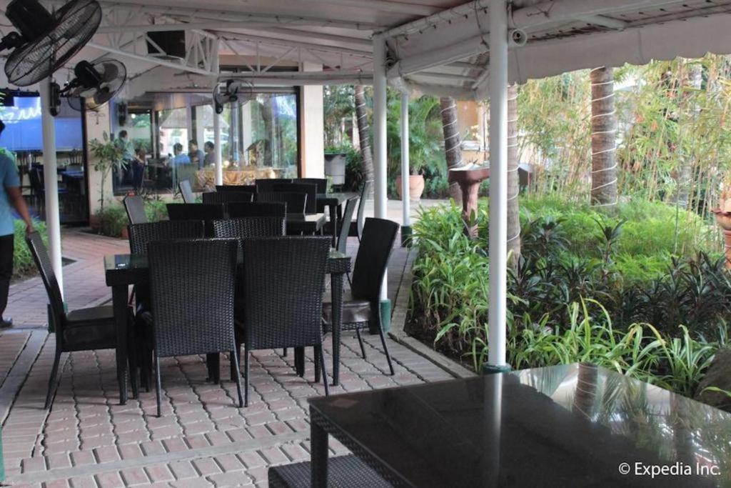 Moonbay Marina The Villas Olongapo Extérieur photo